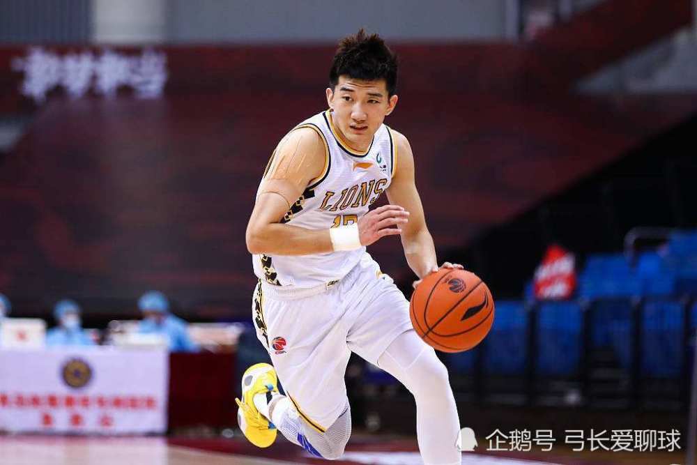  广州龙狮防守反击，爆冷击败浙江广厦队