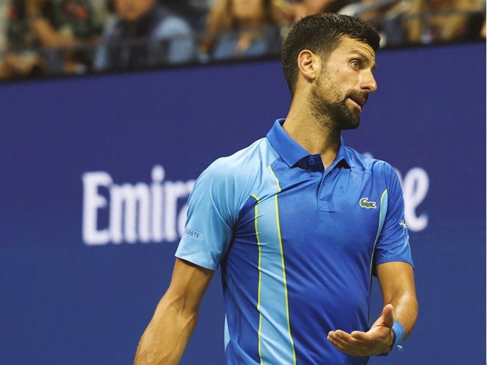  福基纳救两赛点演逆转，爆冷淘汰头号种子