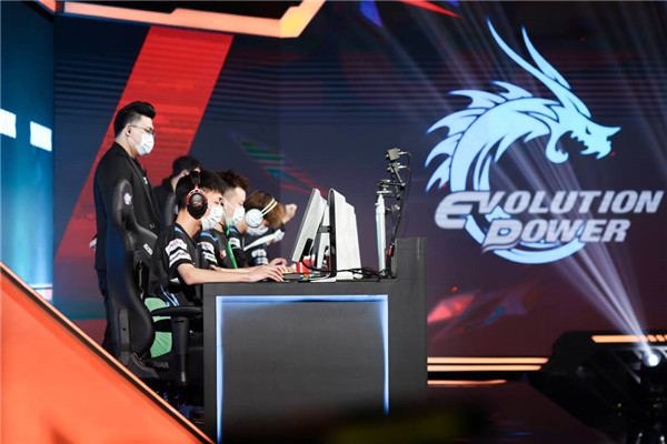 电竞选手刻苦训练磨砺精湛技艺 电竞选手刻苦训练磨砺精湛技艺