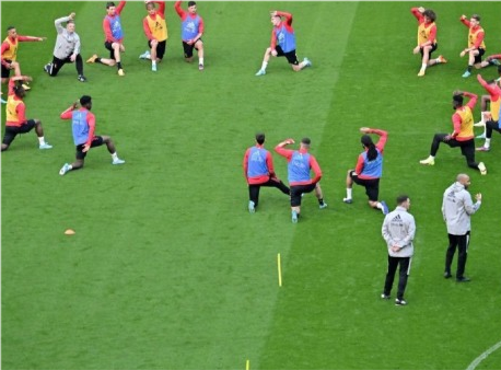  国际友谊赛，法国队主场轻取比利时