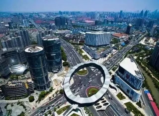  电竞小镇建设推动区域经济发展