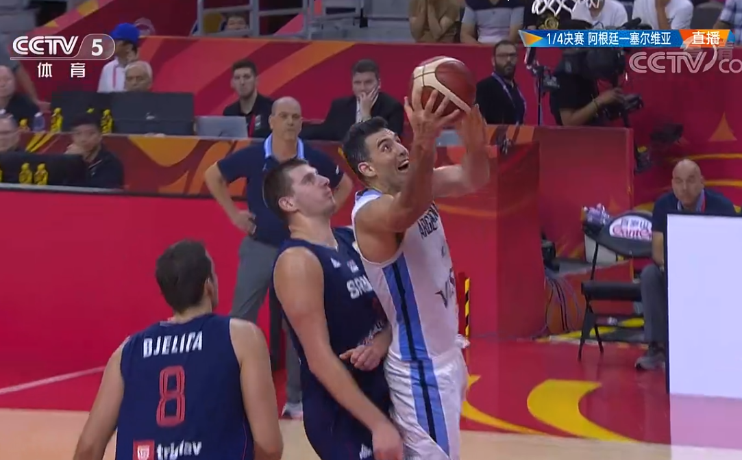  欧冠淘汰赛激情碰撞，顶级球星闪耀赛场