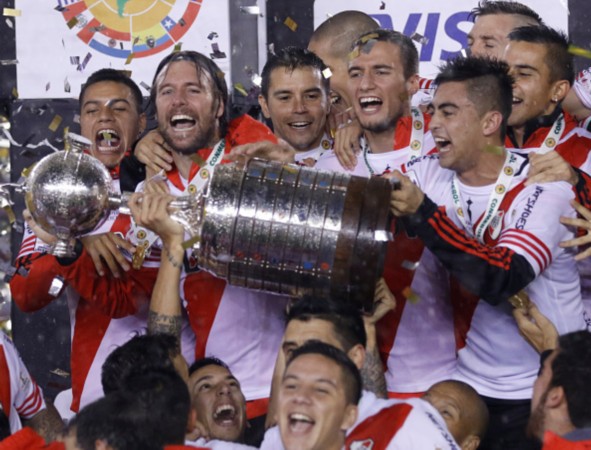  南美解放者杯决出冠军，巴西球队成功捧杯